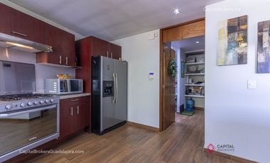 Casa con alberca en venta en San Wenceslao Zapopan