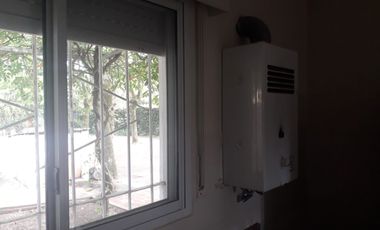 Casa con pileta en Carrizales,  Clarke, amplio jardín arbolado