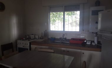 Casa con pileta en Carrizales,  Clarke, amplio jardín arbolado
