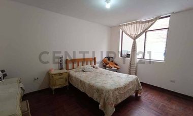 VENTA DE CASA EN LA PERLA CALLAO JUNTO AL PARQUE