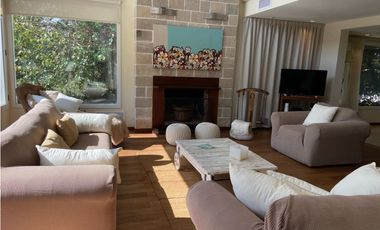 CASA LUXURY EN CARILÓ ALQUILER TEMPORAL A METROS DEL MAR
