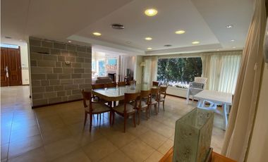 CASA LUXURY EN CARILÓ ALQUILER TEMPORAL A METROS DEL MAR