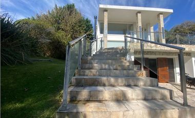CASA LUXURY EN CARILÓ ALQUILER TEMPORAL A METROS DEL MAR