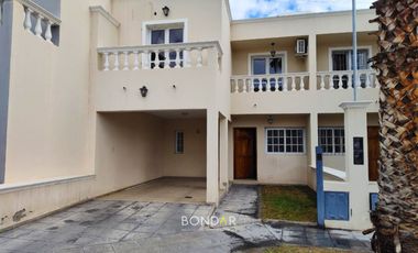 DUPLEX EN ALQUILER B° LAS PALMERAS- 3 dorm/ 2 Baños/ Cochera