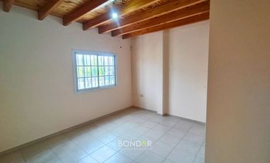 DUPLEX EN ALQUILER B° LAS PALMERAS- 3 dorm/ 2 Baños/ Cochera