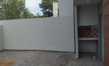 Departamento 2 Ambientes Con Patio Propio En Planta Baja