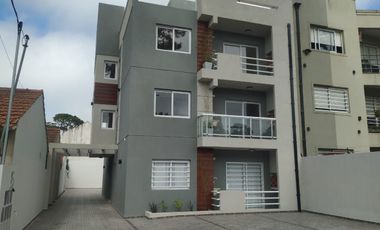 Departamento 2 Ambientes Con Patio Propio En Planta Baja