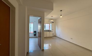 DEPTO 2 AMBIENTES CON COCHERA Y TERRAZA PROPIA