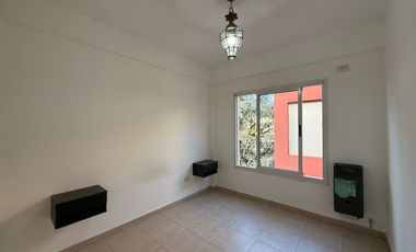 DEPTO 2 AMBIENTES CON COCHERA Y TERRAZA PROPIA
