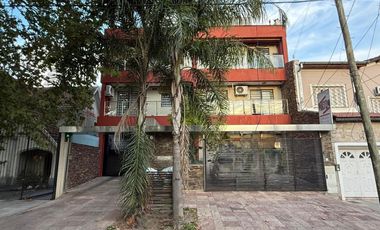 DEPTO 2 AMBIENTES CON COCHERA Y TERRAZA PROPIA