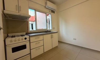 DEPTO 2 AMBIENTES CON COCHERA Y TERRAZA PROPIA