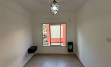 DEPTO 2 AMBIENTES CON COCHERA Y TERRAZA PROPIA