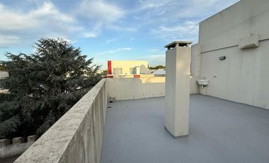 DEPTO 2 AMBIENTES CON COCHERA Y TERRAZA PROPIA
