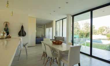 Venta Casa c/pileta/vista golf-Indio Cua Golf Club