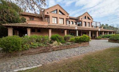 Venta Casa c/pileta/vista golf-Indio Cua Golf Club