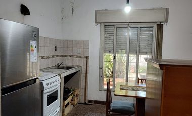Casa dos ambientes en Quilmes Este