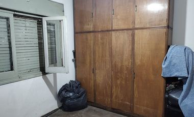 Casa dos ambientes en Quilmes Este