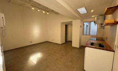 VENTA PH 2 AMB. RECICLADO CON PATIO ZONA SAN JUAN