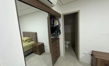 VENTA DEPARTAMENTO   3 DORMITORIOS  PARQUEO  LA JOYA (JLR