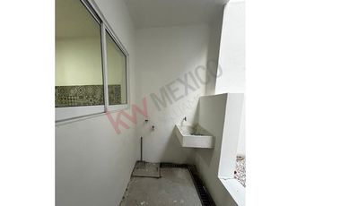 Casa Nueva en venta en fraccionamiento Sabines cercana a una de las principales vías de comunicación de la ciudad.