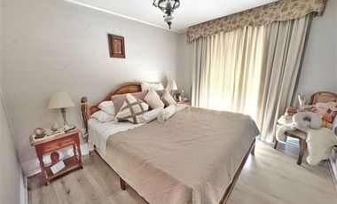 Casa en Arriendo en En condominio! Frente a Colegio y Parroquia !!