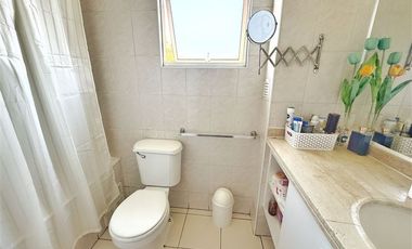 Casa en Arriendo en En condominio! Frente a Colegio y Parroquia !!