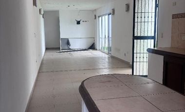 CASA EN MAESTRANZAS, DENTRO DEL CLUB DE GOLF LA HERRADURA