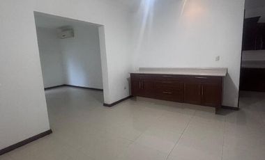 CASA EN MAESTRANZAS, DENTRO DEL CLUB DE GOLF LA HERRADURA