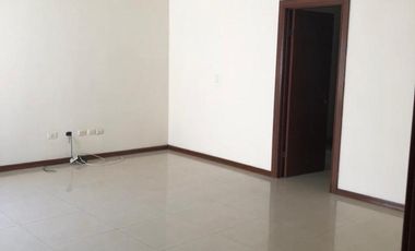 CASA EN MAESTRANZAS, DENTRO DEL CLUB DE GOLF LA HERRADURA