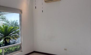 CASA EN MAESTRANZAS, DENTRO DEL CLUB DE GOLF LA HERRADURA