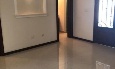 CASA EN MAESTRANZAS, DENTRO DEL CLUB DE GOLF LA HERRADURA