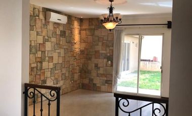 CASA EN MAESTRANZAS, DENTRO DEL CLUB DE GOLF LA HERRADURA