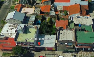 Venta de terreno de 259 m2 con dos locales en Wilde