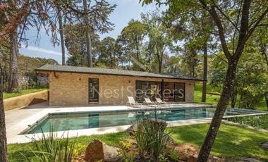 Exclusiva residencia en venta en el corazón de Avándaro, Valle de Bravo