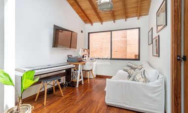 Vendo hermosa Casa en el poblado Loma El Campestre. Medellin