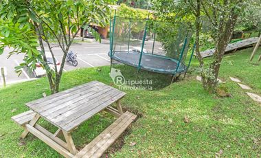 Vendo hermosa Casa en el poblado Loma El Campestre. Medellin