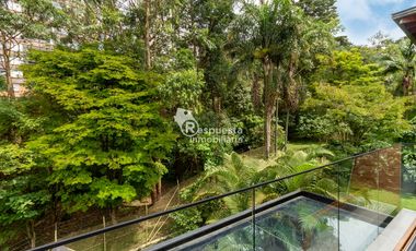 Vendo hermosa Casa en el poblado Loma El Campestre. Medellin