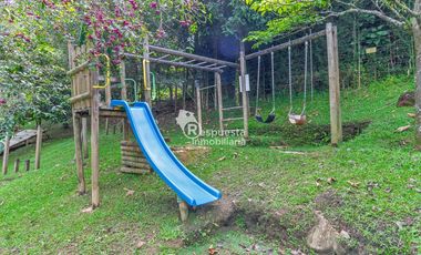 Vendo hermosa Casa en el poblado Loma El Campestre. Medellin