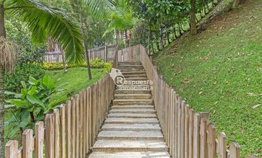 Vendo hermosa Casa en el poblado Loma El Campestre. Medellin