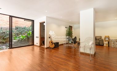 Vendo hermosa Casa en el poblado Loma El Campestre. Medellin