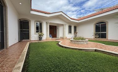 Casa en venta de una Planta Mérida Yucatán, La Ceiba II