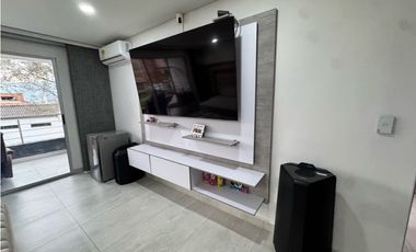 Extraordinaria casa de 3 pisos en Medellín barrio Buenos Aires