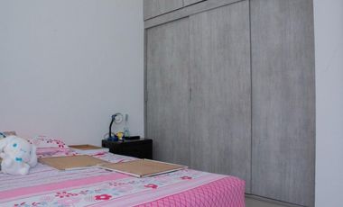 Extraordinaria casa de 3 pisos en Medellín barrio Buenos Aires