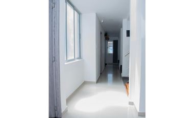 Extraordinaria casa de 3 pisos en Medellín barrio Buenos Aires