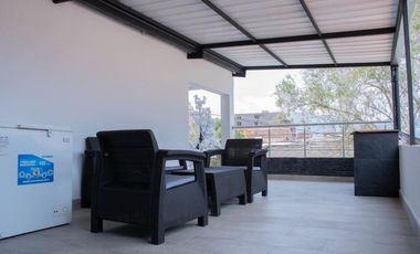 Extraordinaria casa de 3 pisos en Medellín barrio Buenos Aires