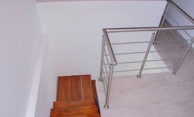 Extraordinaria casa de 3 pisos en Medellín barrio Buenos Aires