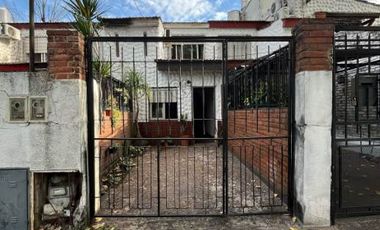 Casa PH en venta en Moron Sur