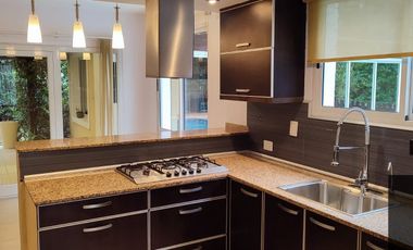 Casa en venta de 4 dormitorios c/ cochera en Solar del Bosque