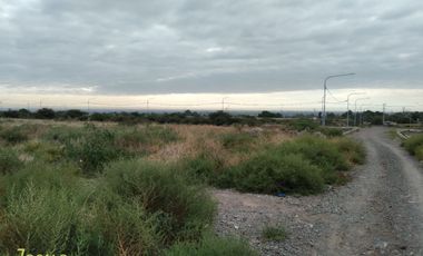 Lote en venta frente al Barrio Dalvian