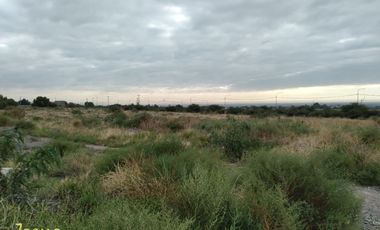 Lote en venta frente al Barrio Dalvian